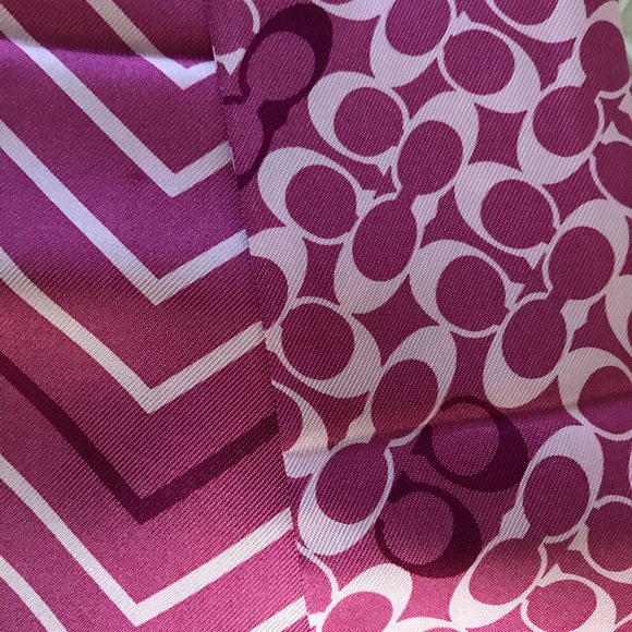 Beautiful silk Coach headbands - Picture 8 of 8